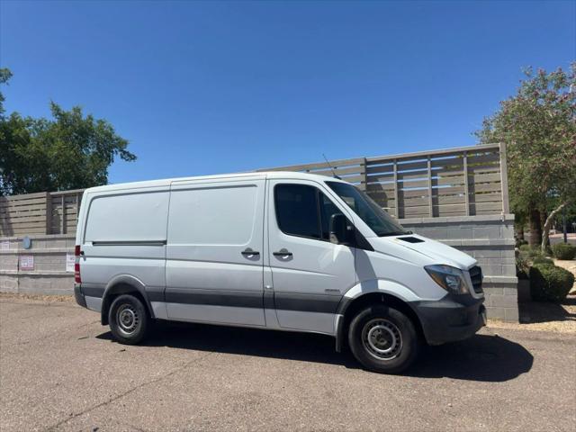 Photo of 2014 Arctic White Mercedes-Benz Sprinter