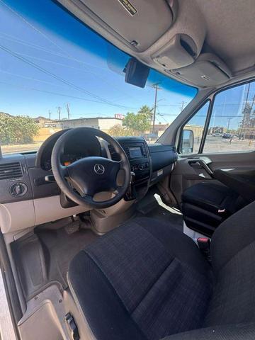 Photo of 2014 Arctic White Mercedes-Benz Sprinter