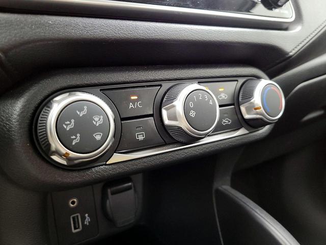 Photo of 2023 Black Nissan Versa