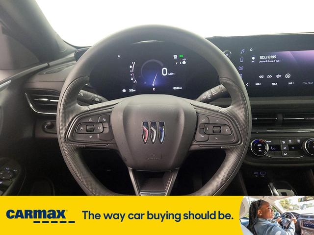 Photo of 2024 White Buick Envista
