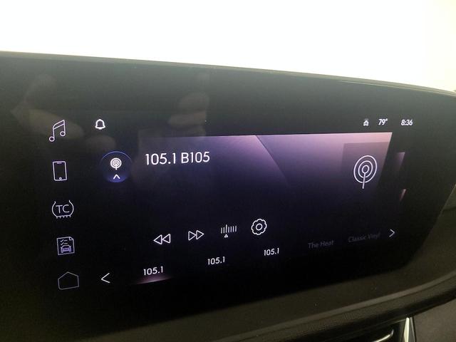 Photo of 2024 White Buick Envista