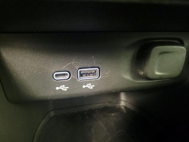 Photo of 2024 White Buick Envista