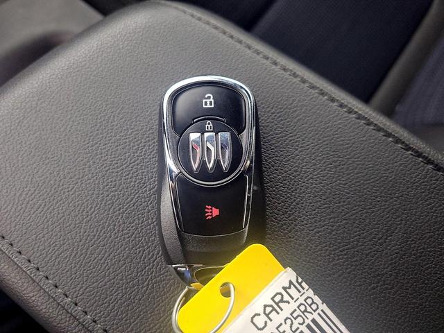 Photo of 2024 White Buick Envista
