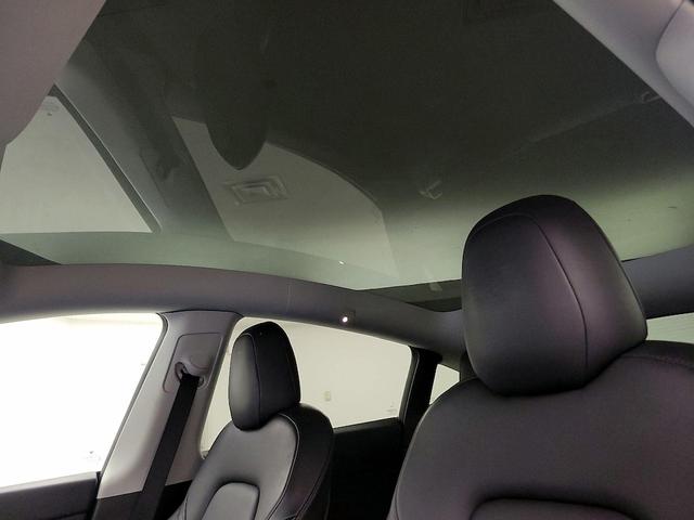 Photo of 2021 Gray Tesla Model Y