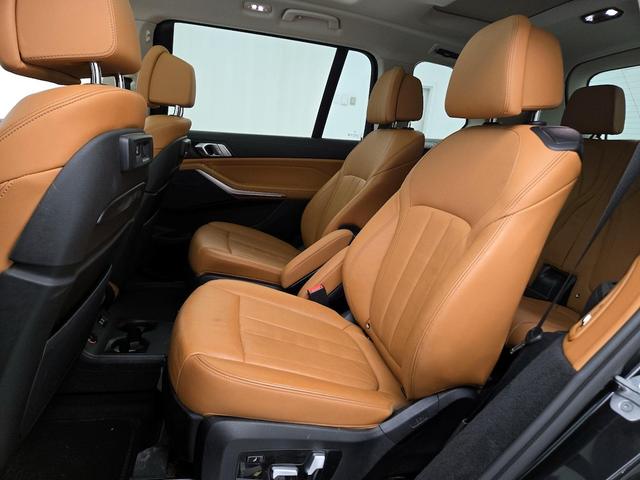 Photo of 2022 Black BMW X7