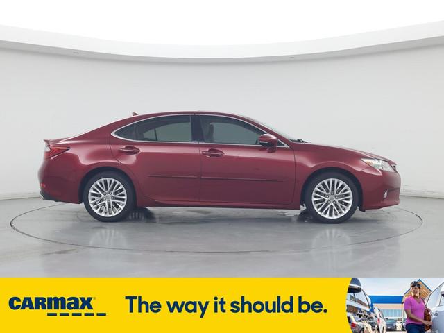 Photo of 2013 Burgundy Lexus ES 350