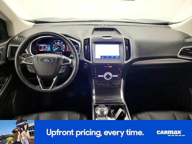Photo of 2020 Green Ford Edge