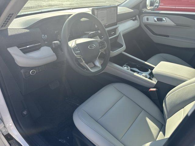 Photo of 2026 Star White Ford Explorer