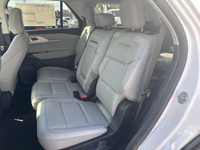 Photo of 2026 Star White Ford Explorer