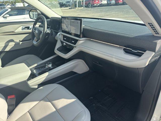 Photo of 2026 Star White Ford Explorer