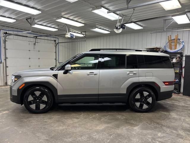 Photo of 2025 Silver Hyundai SANTA FE HEV