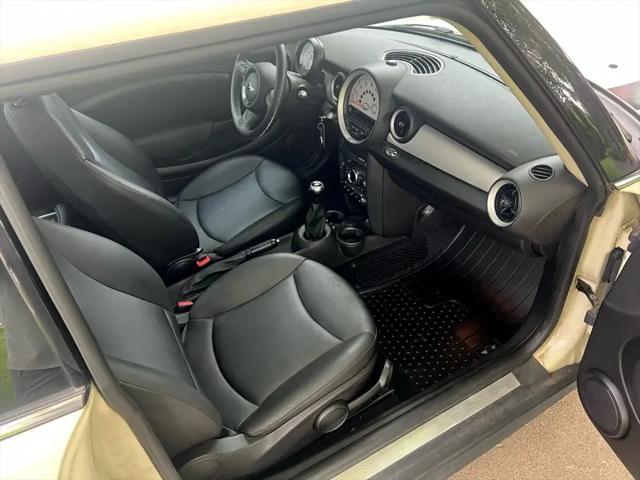 Photo of 2013 Cream MINI Hardtop