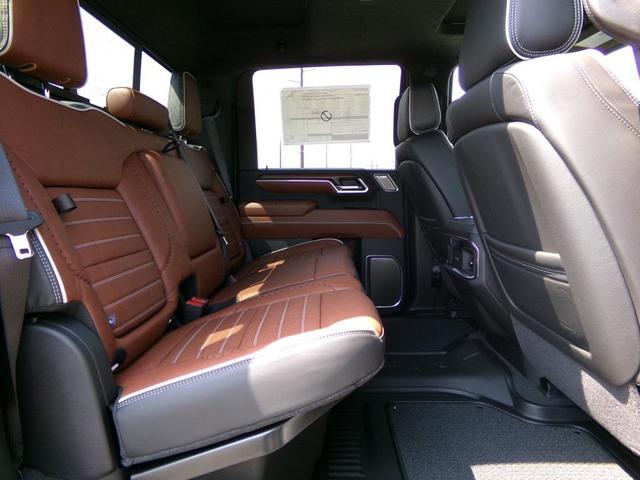 Photo of 2025 White Frost Tricoat GMC Sierra 2500