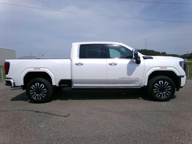 Photo of 2025 White Frost Tricoat GMC Sierra 2500