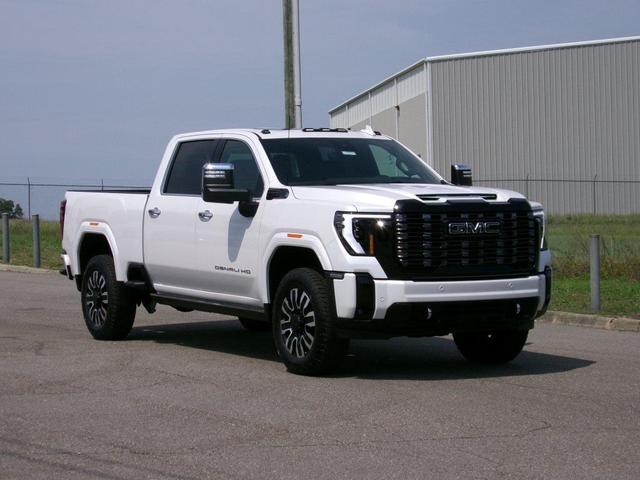 Photo of 2025 White Frost Tricoat GMC Sierra 2500