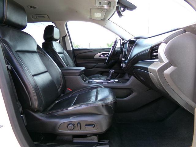 Photo of 2018 Summit White Chevrolet Traverse
