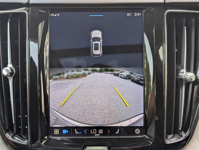 Photo of 2022 Platinum Gray Metallic Volvo XC60