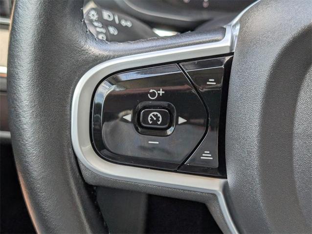Photo of 2022 Platinum Gray Metallic Volvo XC60