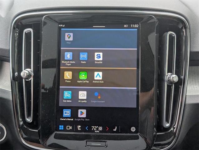 Photo of 2025 Gray Volvo XC40