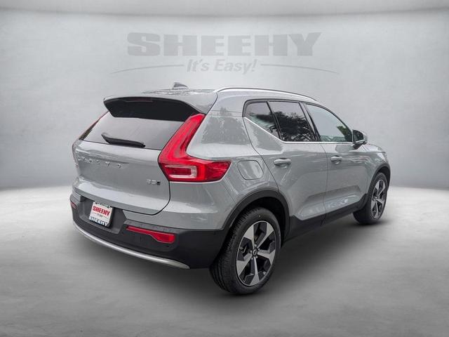 Photo of 2025 Gray Volvo XC40