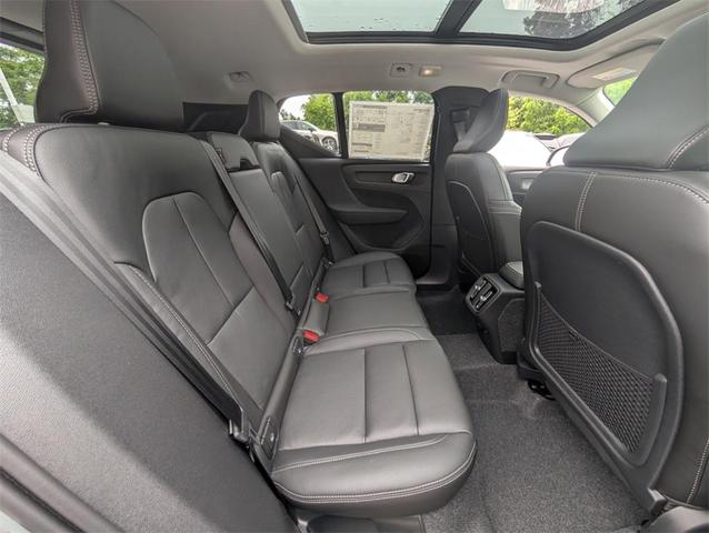 Photo of 2025 Gray Volvo XC40