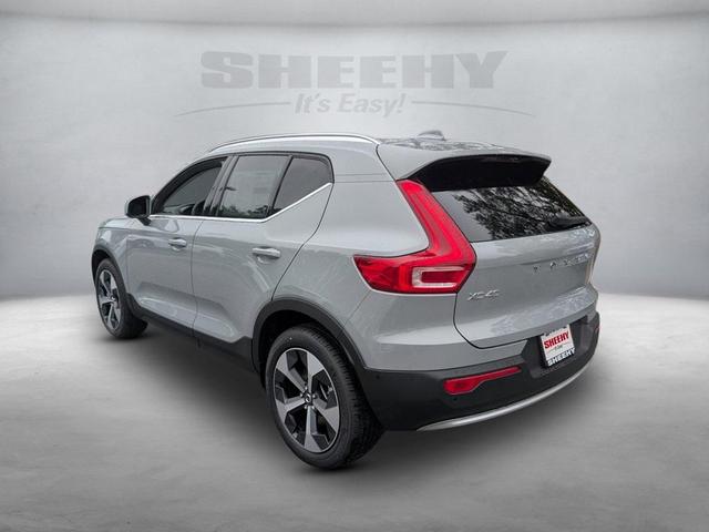 Photo of 2025 Gray Volvo XC40