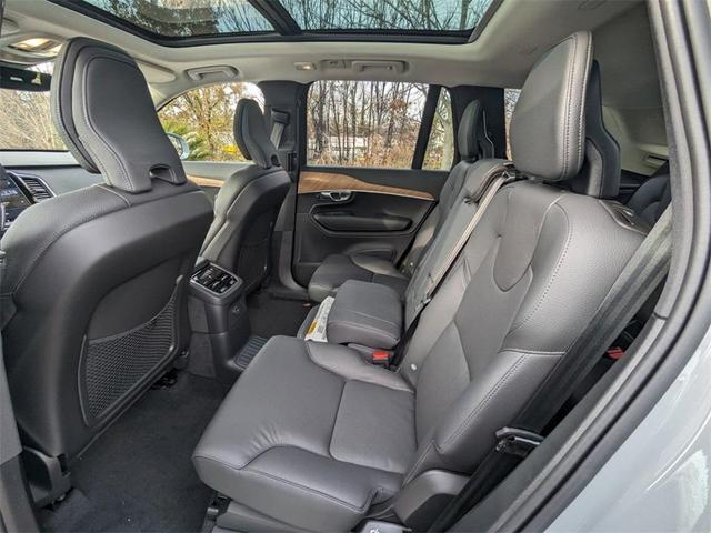 Photo of 2025 Metallic Volvo XC90 Plug-In Hybrid