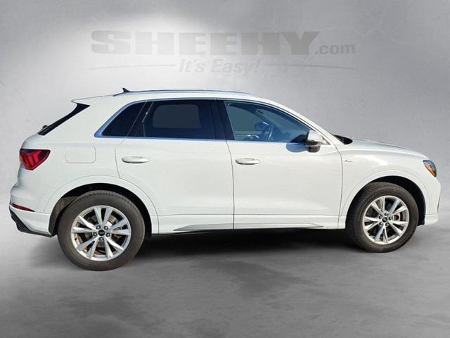 Photo of 2022 Glacier White Metallic Audi Q3