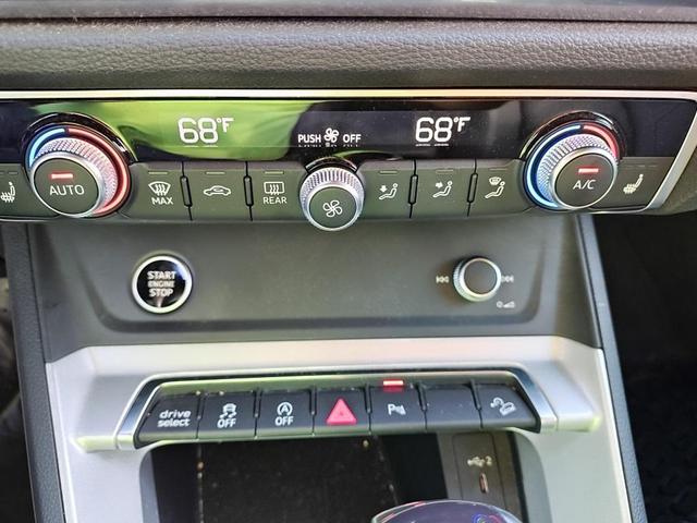 Photo of 2022 Glacier White Metallic Audi Q3