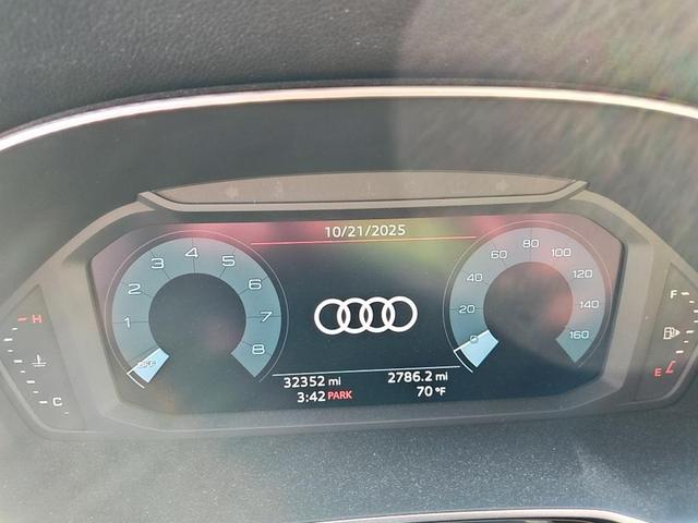 Photo of 2022 Glacier White Metallic Audi Q3