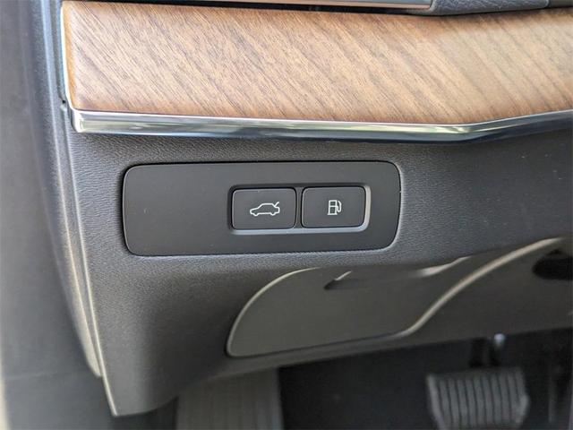 Photo of 2025 Onyx Black Volvo XC90 Plug-In Hybrid