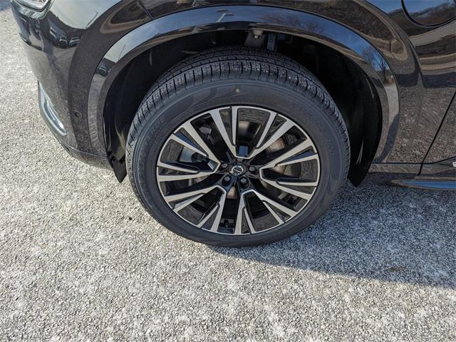 Photo of 2025 Onyx Black Volvo XC90 Plug-In Hybrid