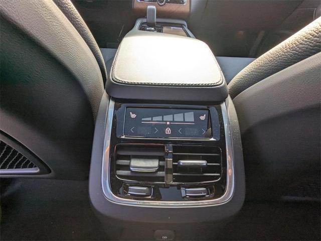 Photo of 2025 Onyx Black Volvo XC90 Plug-In Hybrid