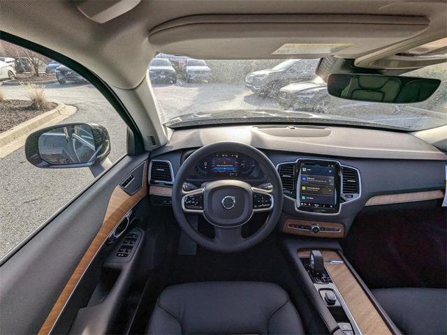 Photo of 2025 Onyx Black Volvo XC90 Plug-In Hybrid