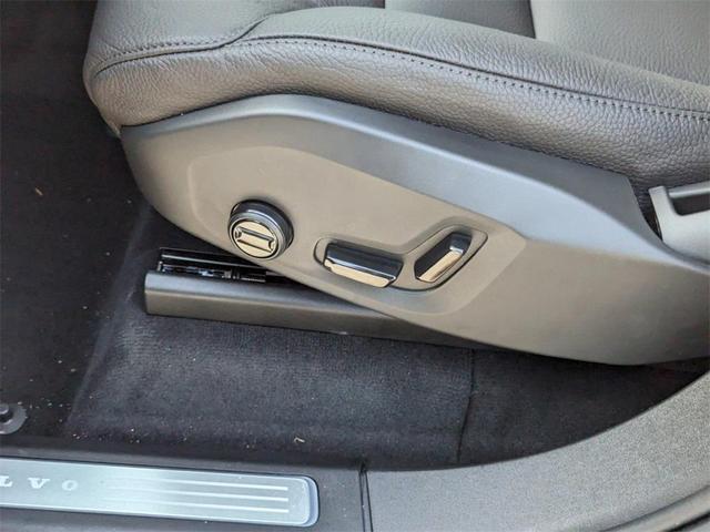 Photo of 2025 Onyx Black Volvo XC90 Plug-In Hybrid