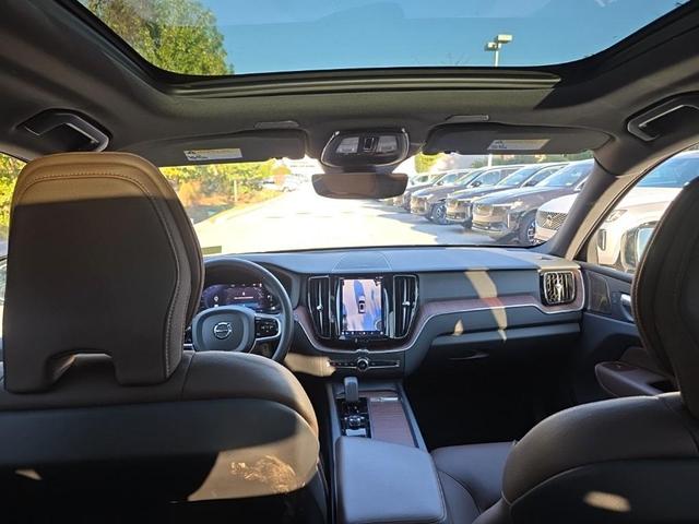 Photo of 2023 Onyx Black Metallic Volvo XC60