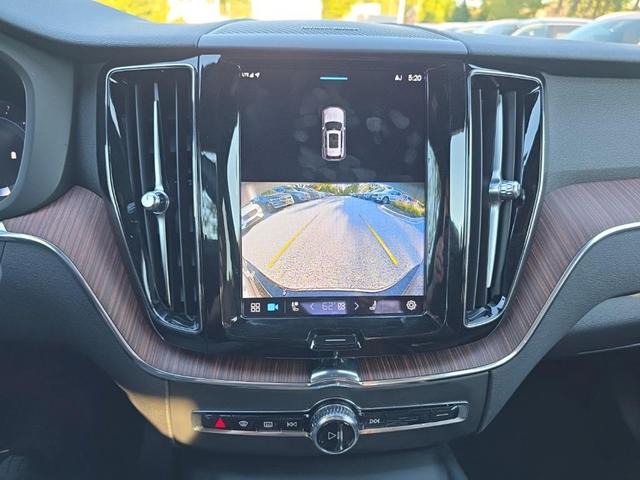 Photo of 2023 Onyx Black Metallic Volvo XC60