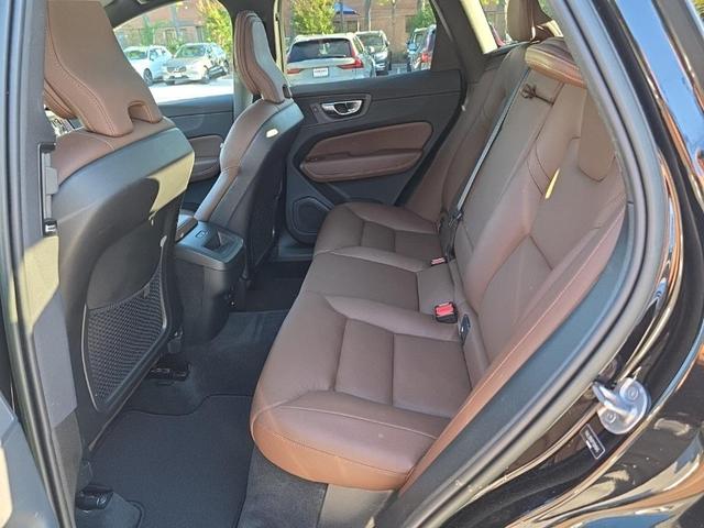 Photo of 2023 Onyx Black Metallic Volvo XC60
