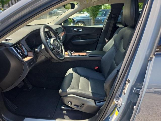 Photo of 2024 Thunder Gray Metallic Volvo XC60