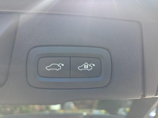 Photo of 2024 Thunder Gray Metallic Volvo XC60