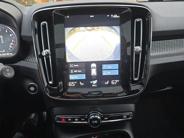 Photo of 2022 Thunder Gray Metallic Volvo XC40