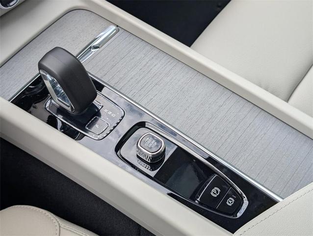 Photo of 2025 White Pearl Volvo XC60 Plug-In Hybrid