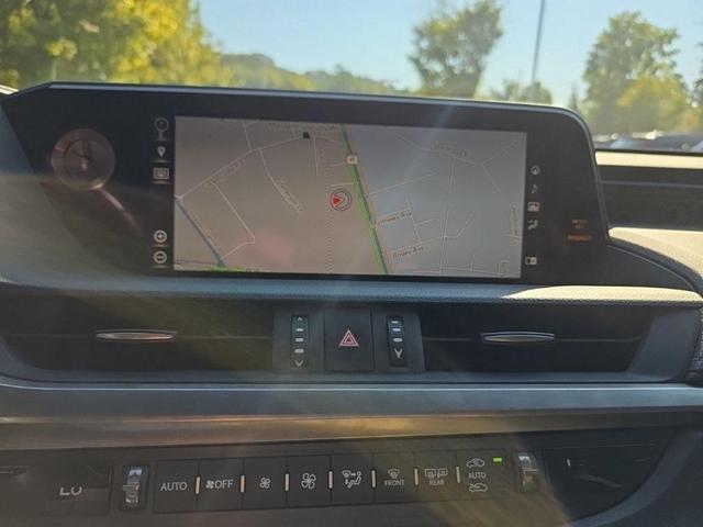 Photo of 2019 Silver Lexus ES 350