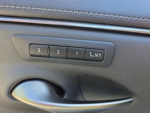 Photo of 2019 Silver Lexus ES 350