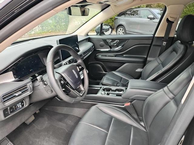 Photo of 2023 Infinite Black Metallic Lincoln Corsair