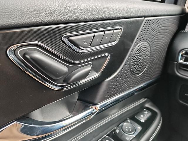 Photo of 2023 Infinite Black Metallic Lincoln Corsair