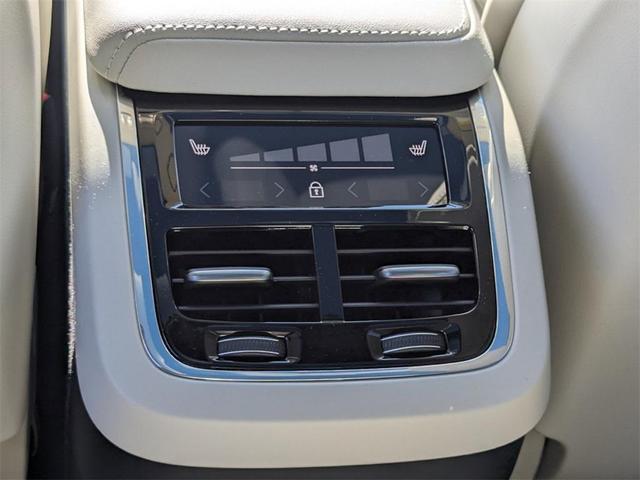 Photo of 2025 Blue Volvo XC60