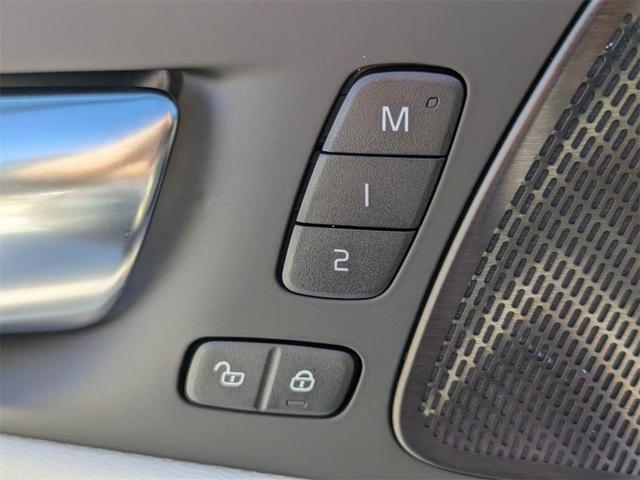 Photo of 2025 Blue Volvo XC60