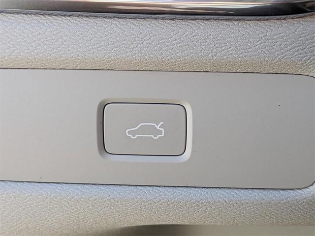 Photo of 2025 Blue Volvo XC60