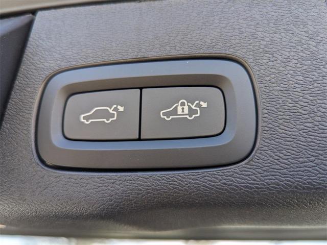 Photo of 2025 Blue Volvo XC60